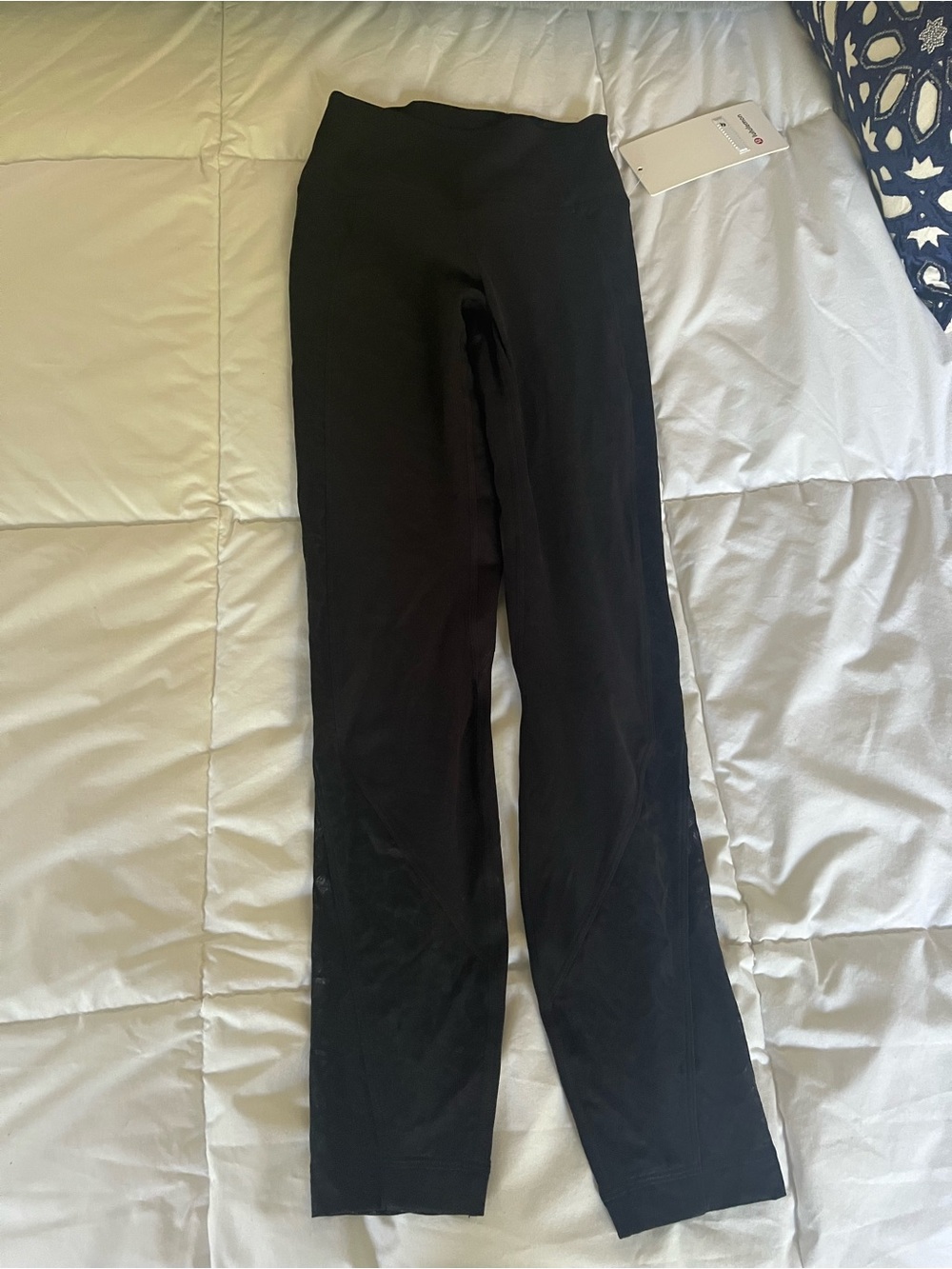 Women’s Lululemon paisley lace overlay tight